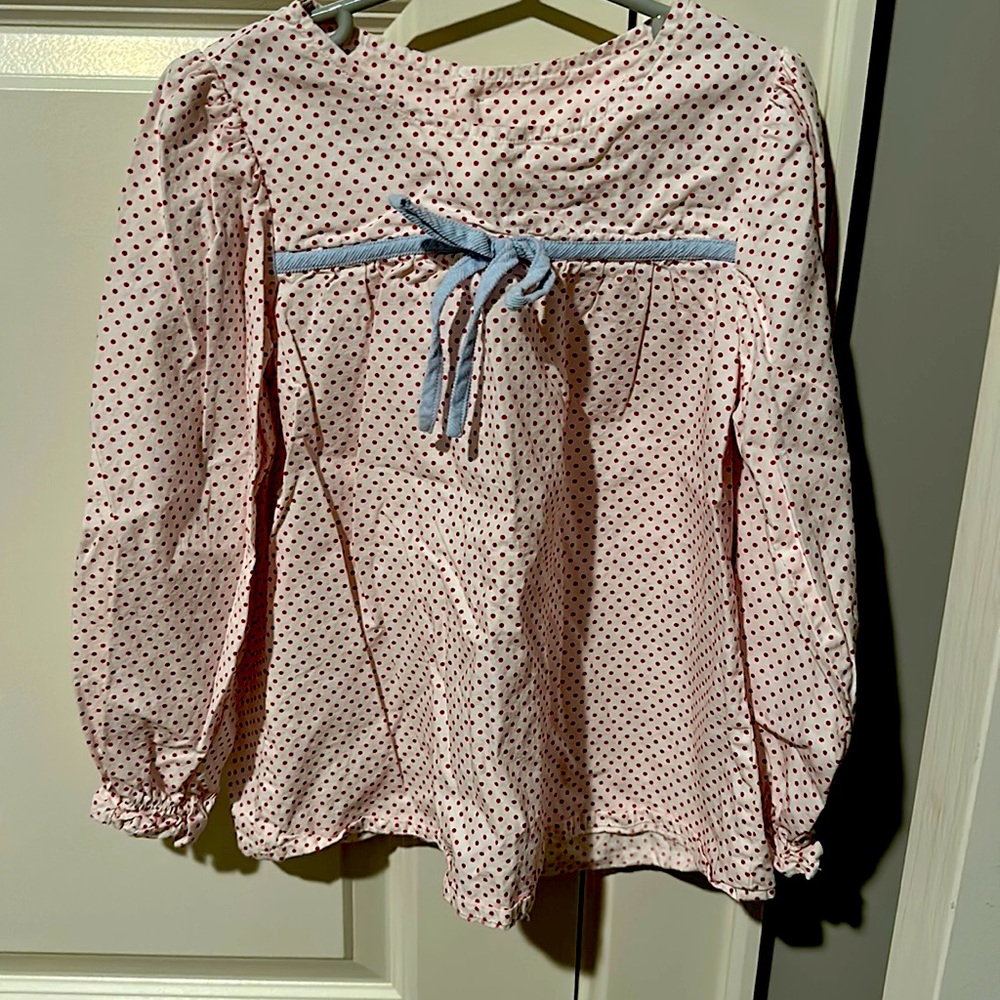 Red Beans Girls atop size 6 EUC